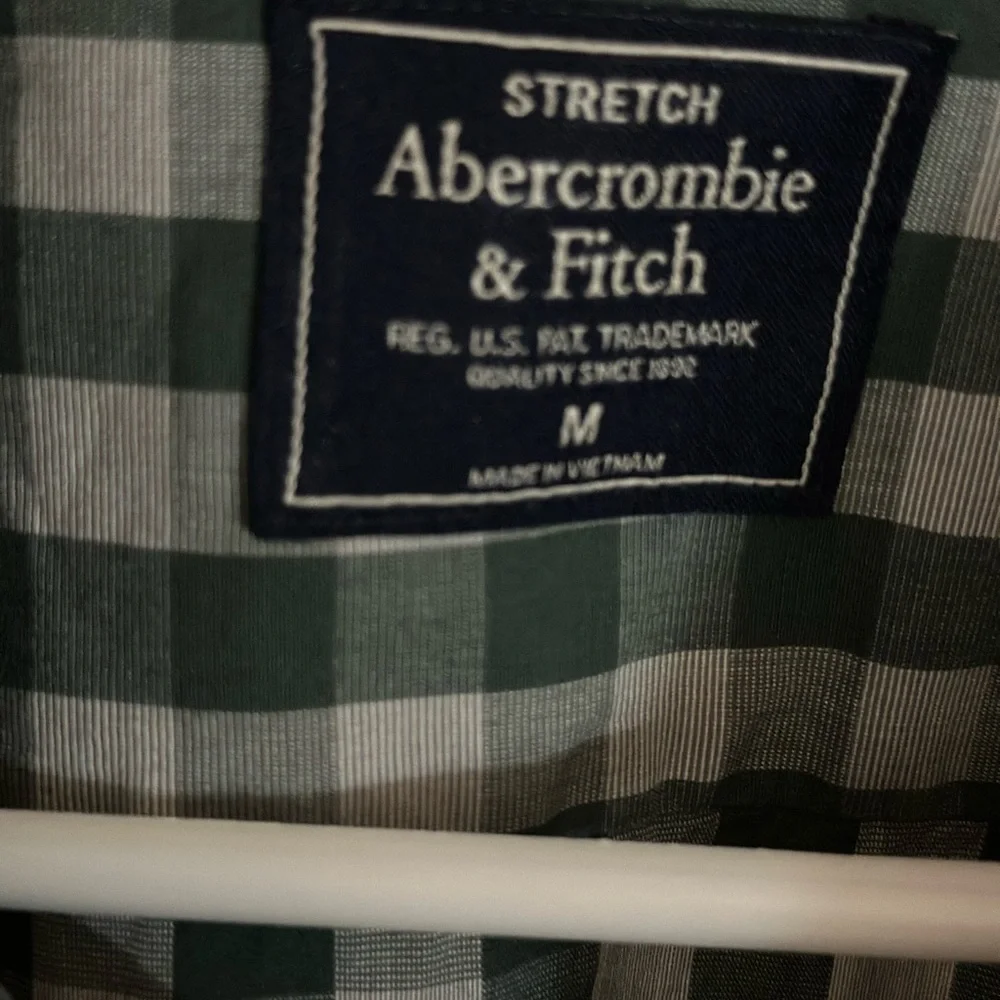 Dressy Abercrombie & Fitch Long Sleeve “M” Dress shirt. - Picture 1 of 4